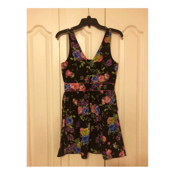 💐Black Floral Mini Dress💐 - Picture 3 of 3